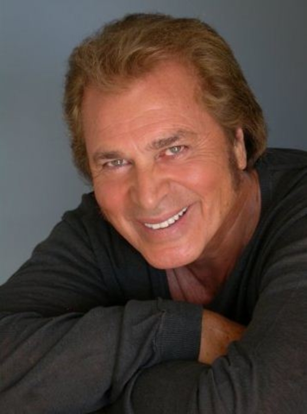 Евровидение 2012: Представитель Великобритании – Энгельберт Хампердинк