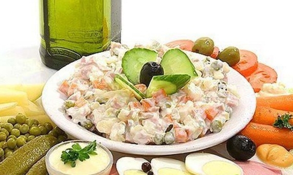 Как приготовить летний салат Оливье (ВИДЕО)