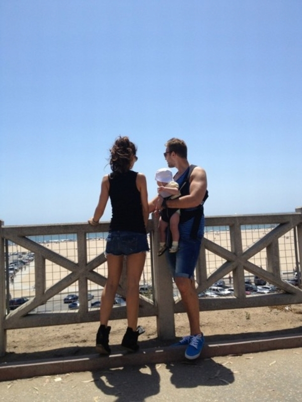 Анна Седокова впервые показала новорожденную дочь