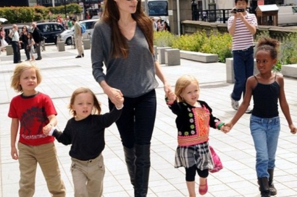 celebbabylaundry.com