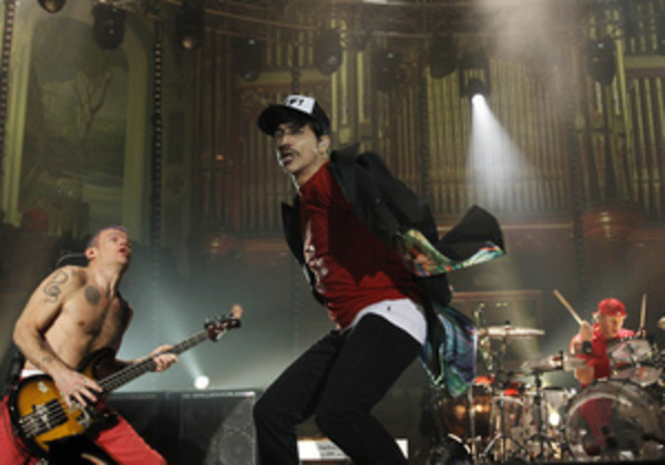 Red Hot Chili Peppers в ближайшее время выпустят 18 новых песен