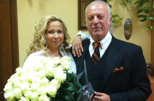 Илья Резник наконец-то женился на возлюбленной