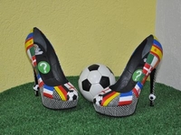 Донецкий дизайнер создал туфли к ЕВРО 2012
