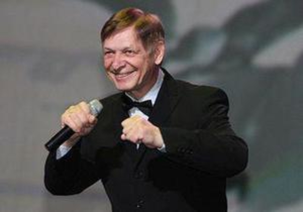 В Санкт-Петербурге похоронили Эдуарда Хиля