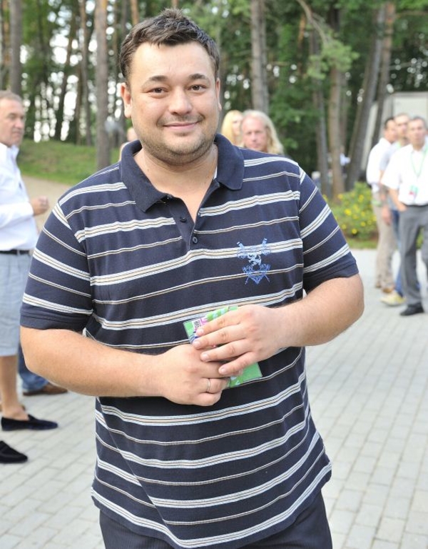 Сергей Жуков по пьяни искупался в фонтане