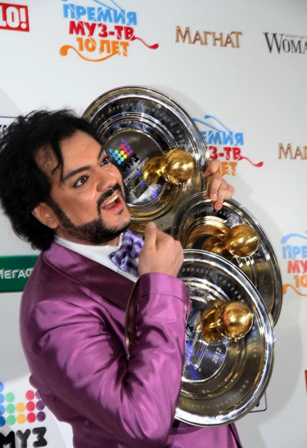 Премию МУЗ-ТВ закрыли из-за скандала Киркорова и Тимати