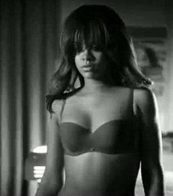 Рианна скрывает свое настоящее тело?