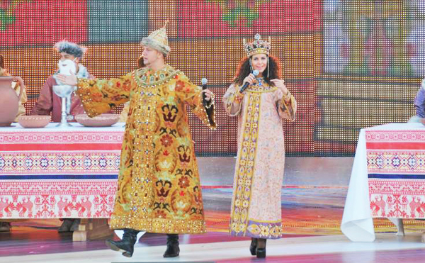 Потап и Настя примерили царские наряды