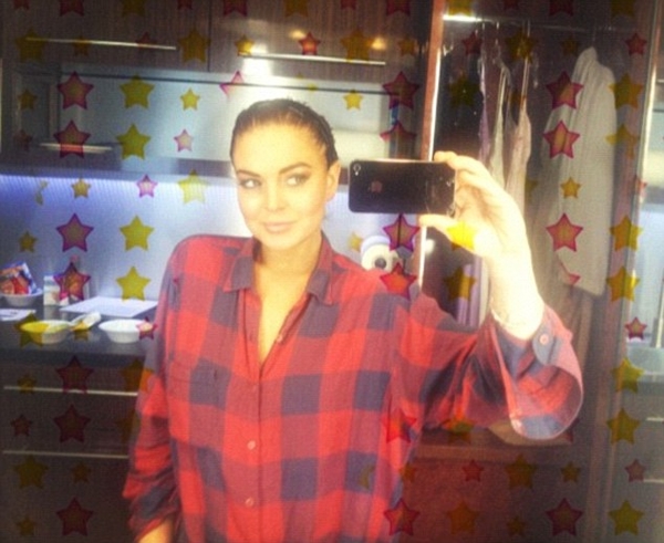 Линдси Лохан предоставила фотодоказательство своего хорошего самочувствия