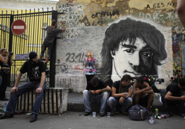 Сегодня исполняется 50 лет со дня рождения Виктора Цоя