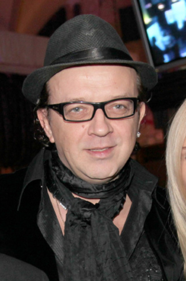 Рома Жуков не может приехать к своей мертвой дочке