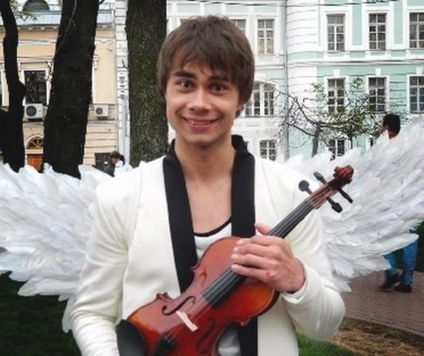 Александр Рыбак представил клип на песню Стрела Амура