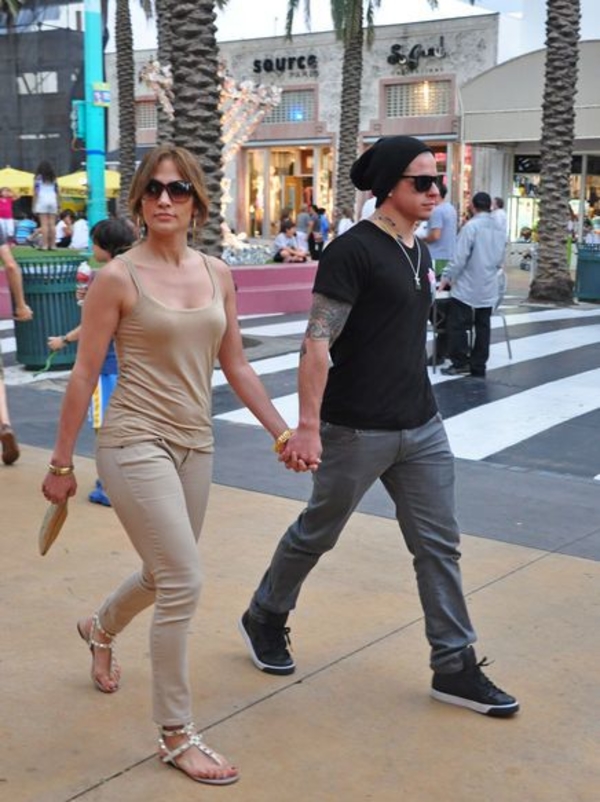 Бойфренд Джей Ло оказался геем