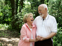 Пожилым людям не дают заниматься сексом