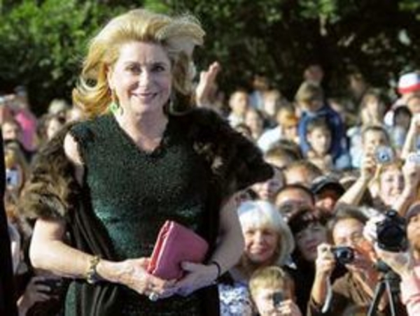 СМИ: Вручение приза ММКФ Катрин Денев не обошлось без казусов