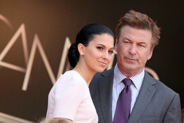 В Сети появилось первое фото со свадьбы Алека Болдуина и его молодой жены