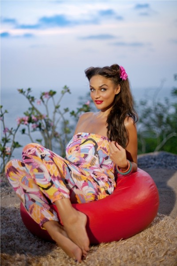 Водонаевой подарили эксклюзивный мотороллер Vespa от Agent Provocateur