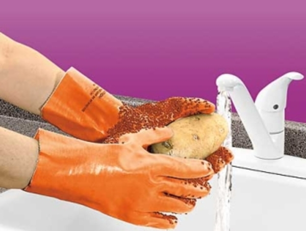 Пилинг для картошки: В Дании изобрели перчатки для чистки овощей