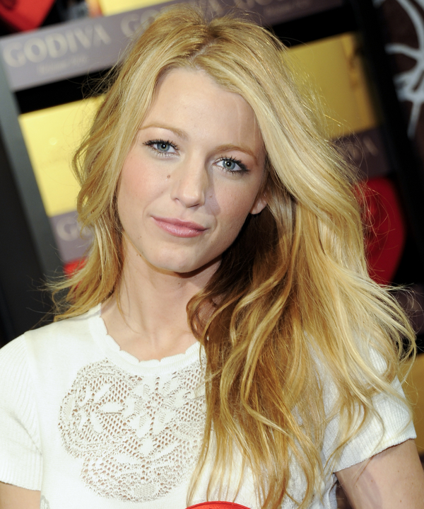 Видео-урок: Делаем простую летнюю укладку для длинных волос