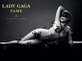Lady Gaga снялась обнаженной в рекламе своих духов