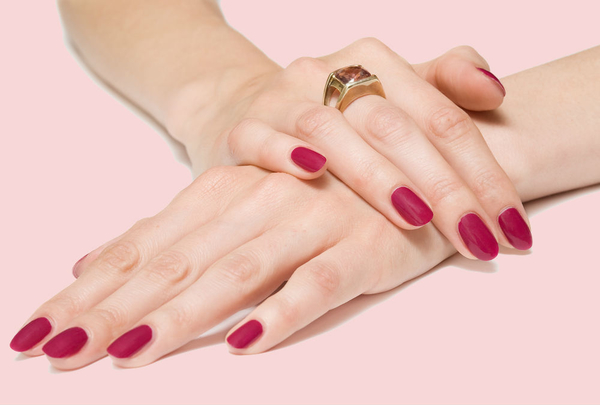 Видео-урок: Как правильно наносить лак для ногтей