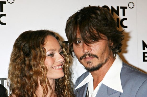 Джонни Депп пытается вернуть Ванессу Паради