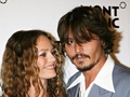 Джонни Депп пытается вернуть Ванессу Паради