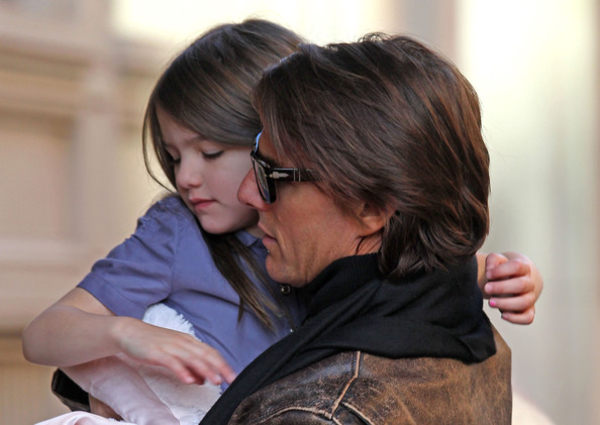 Том Круз переезжает в Нью-Йорк к Сури и Кэти Холмс