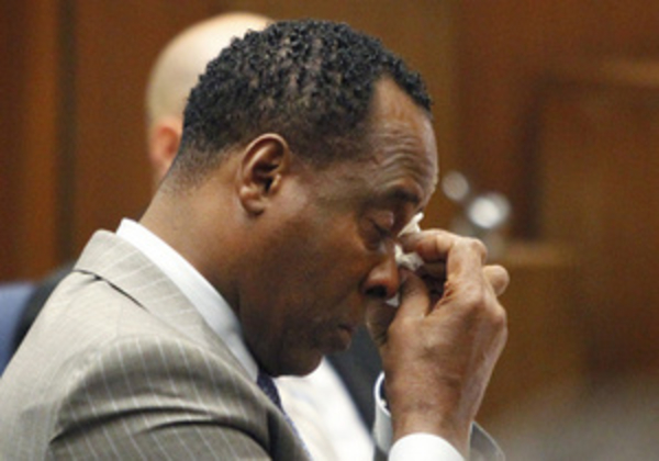 Экс-врач Майкла Джексона пригласил его мать на откровенный разговор