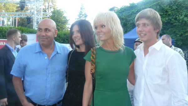 Валерия на Новой волне 2012 показала своих детей