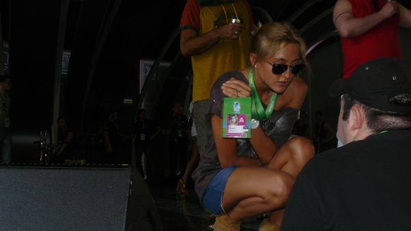 Группа ВИА Гра на репетицию Новой волны 2012 пришла в шортиках