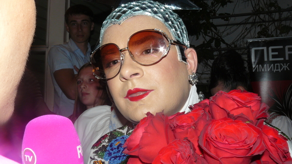 Верка Сердючка на Новой волне: Я делала стеснительную процедуру "клизмо"