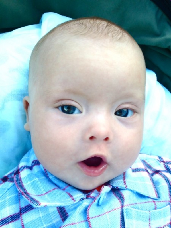 Эвелина Бледанс опубликовала новые снимки подросшего сына