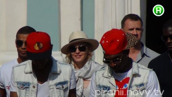 СМИ: Мадонна посетила Софийский собор