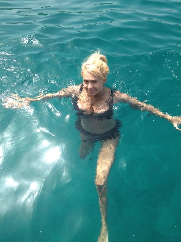 Снимок беременной Рудковской в купальнике попал в Сеть