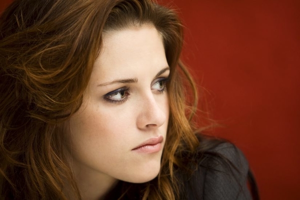 Universal опровергли информацию об отказе сотрудничать со Стюарт