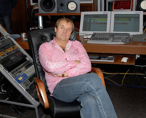 В гостях у продюсера Поющих трусов, Владимира Бебешко