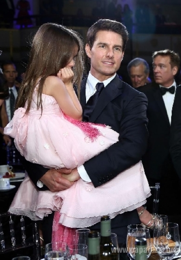 Том Круз будет платить дочери $440 тысячи алиментов в год