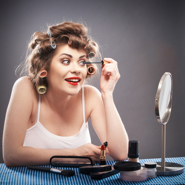 Как сделать макияж безопасным: 6 действенных советов