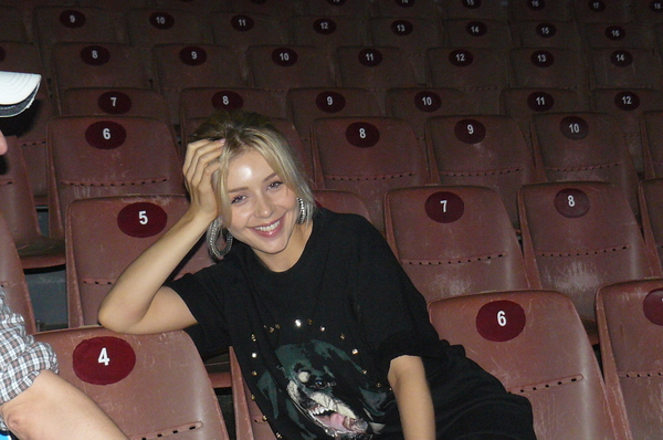 Тина Кароль без макияжа пришла на репетицию