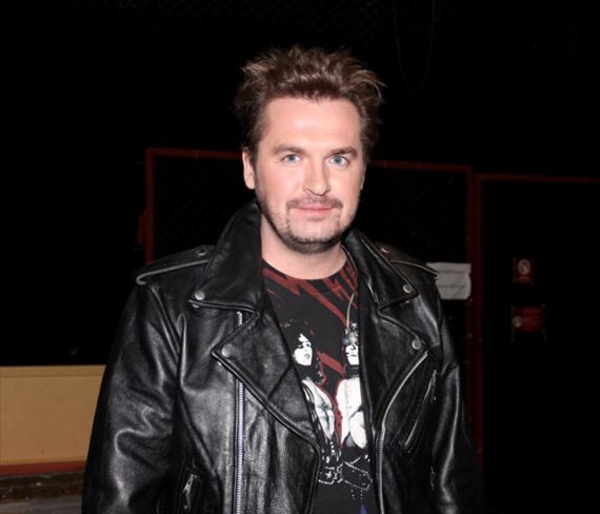 Гуляющего в одиночестве Александра Пономарева никто не узнал в Ялте