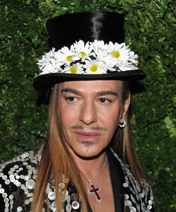 15 миллионов евро хочет отсудить Джон Гальяно у Christian Dior