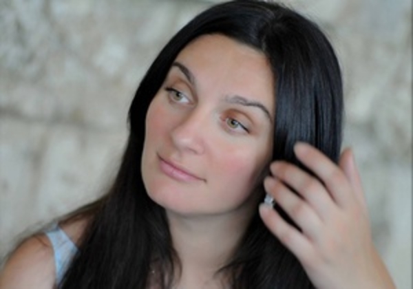 Беременна и счастлива: суд обязал ИД Бурда выплатить Елене Ваенге 250 тысяч рублей