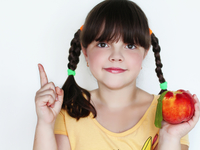 Диетологи рассказали, как нужно питаться школьникам