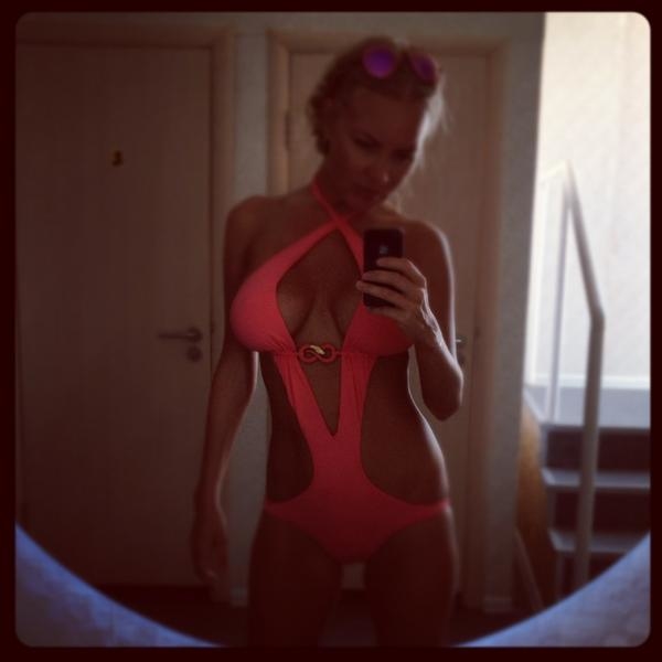 Маша Малиновская показала свои фото в купальнике