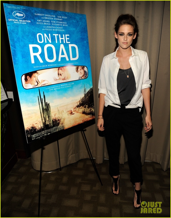 Второй выход Кристен Стюарт на красную дорожку: Уже лучше