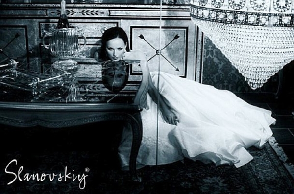 Экс-жена Шуфрича похвасталась грудью и попой