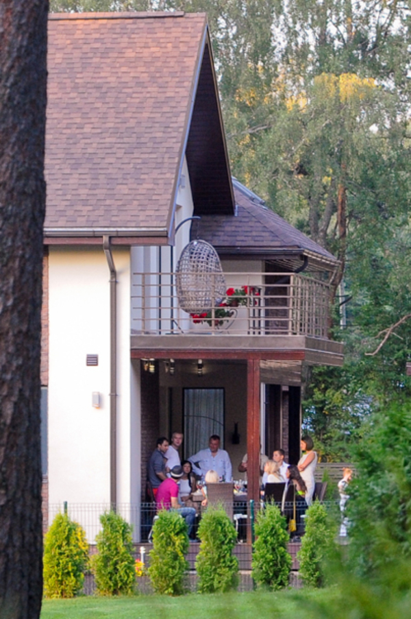 Первые фото нынешнего дома Сергея Светлакова