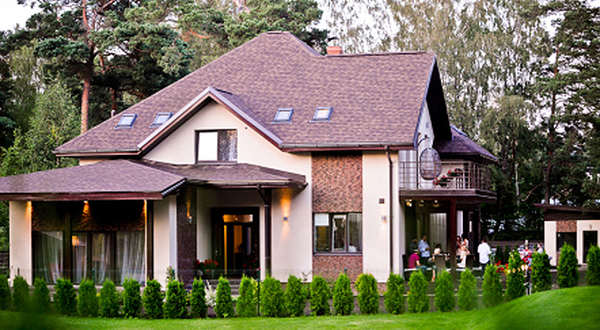 Первые фото нынешнего дома Сергея Светлакова