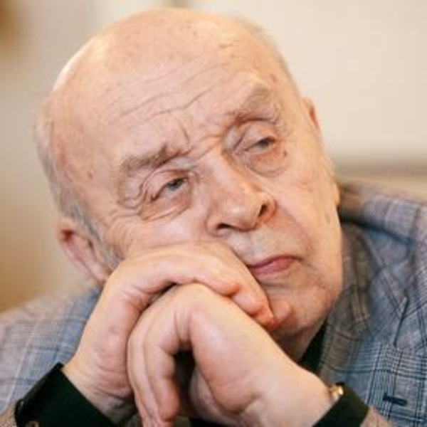 Врачи: Леонид Броневой в сознании и идет на поправку